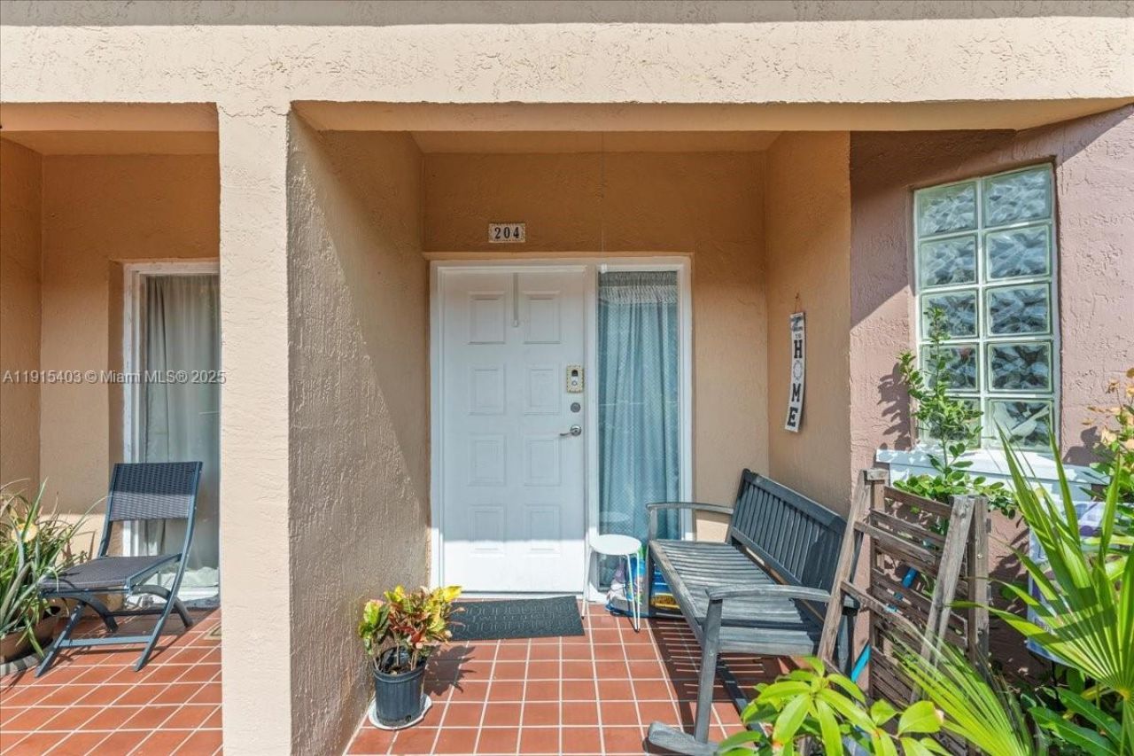 10014 Hammocks Blvd, Unit 204-4, Miami, FL 33196 Photo