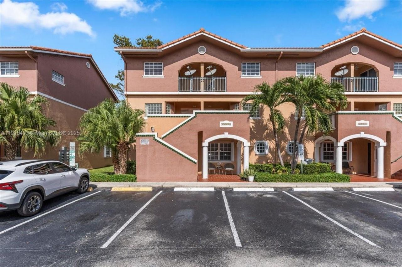 10014 Hammocks Blvd, Unit 204-4, Miami, FL 33196 Photo