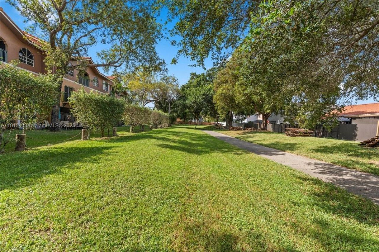 10014 Hammocks Blvd, Unit 204-4, Miami, FL 33196 Photo