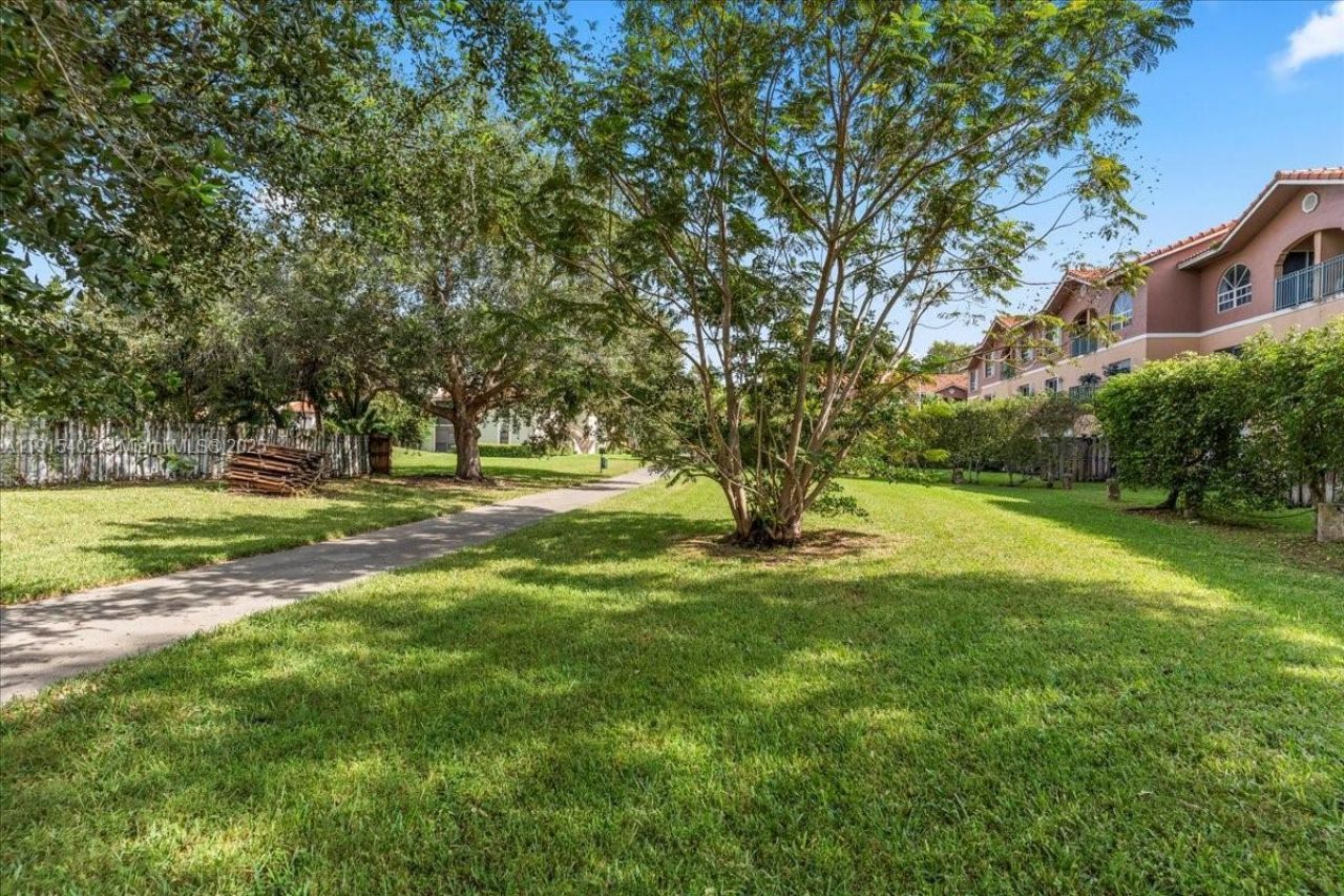 10014 Hammocks Blvd, Unit 204-4, Miami, FL 33196 Photo