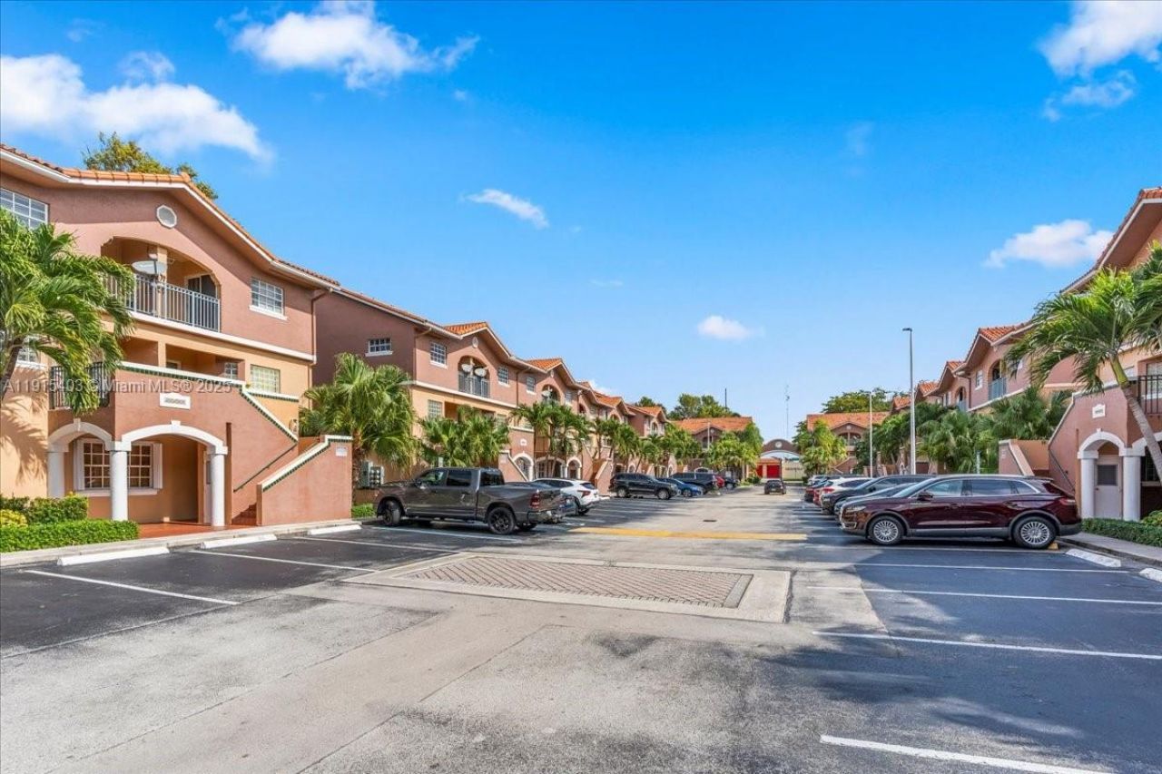 10014 Hammocks Blvd, Unit 204-4, Miami, FL 33196 Photo