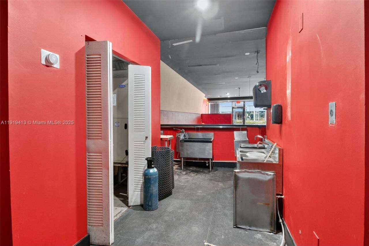 1218 Washington Ave, Miami Beach, FL 33139 Photo