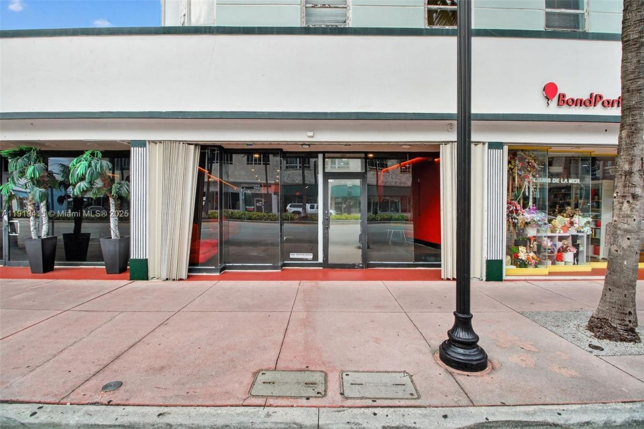 1218 Washington Ave, Miami Beach, FL 33139 Photo