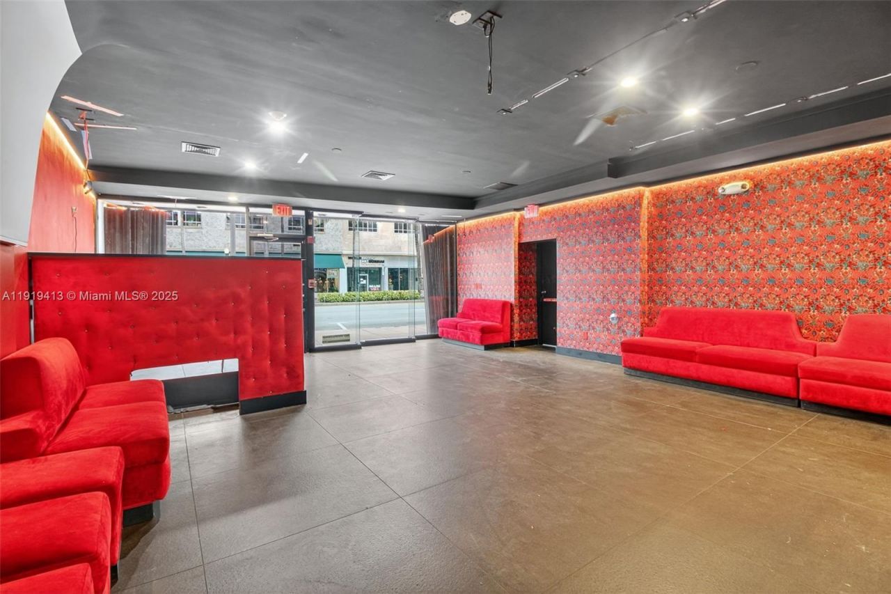 1218 Washington Ave, Miami Beach, FL 33139 Photo