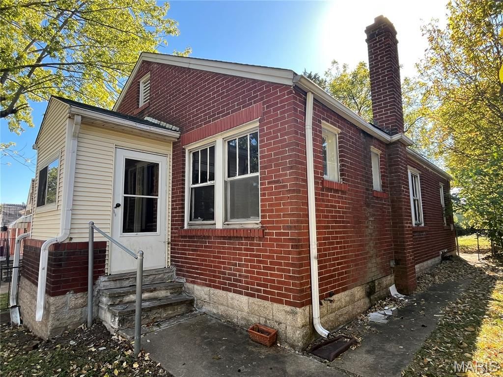 2618 Avie Drive, Saint Louis, MO 63136 Main Photo