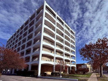 5854 Main Street, Unit 403, Williamsville, NY 14221