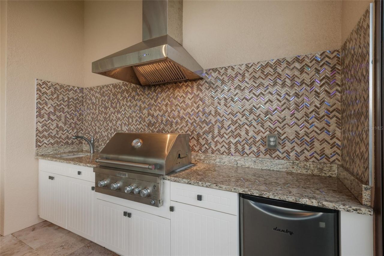 9816 2nd Terrace Nw, Bradenton, FL 34209 Photo