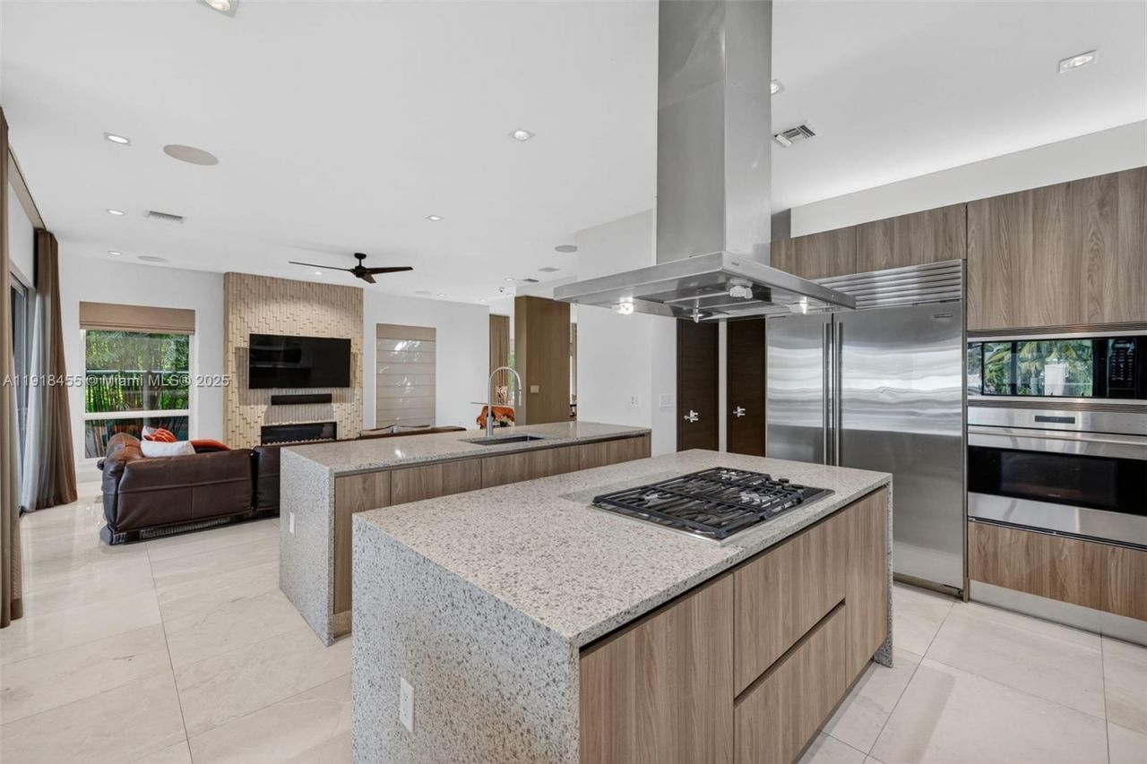 Please Call For Address, Fort Lauderdale, FL 33316 Photo