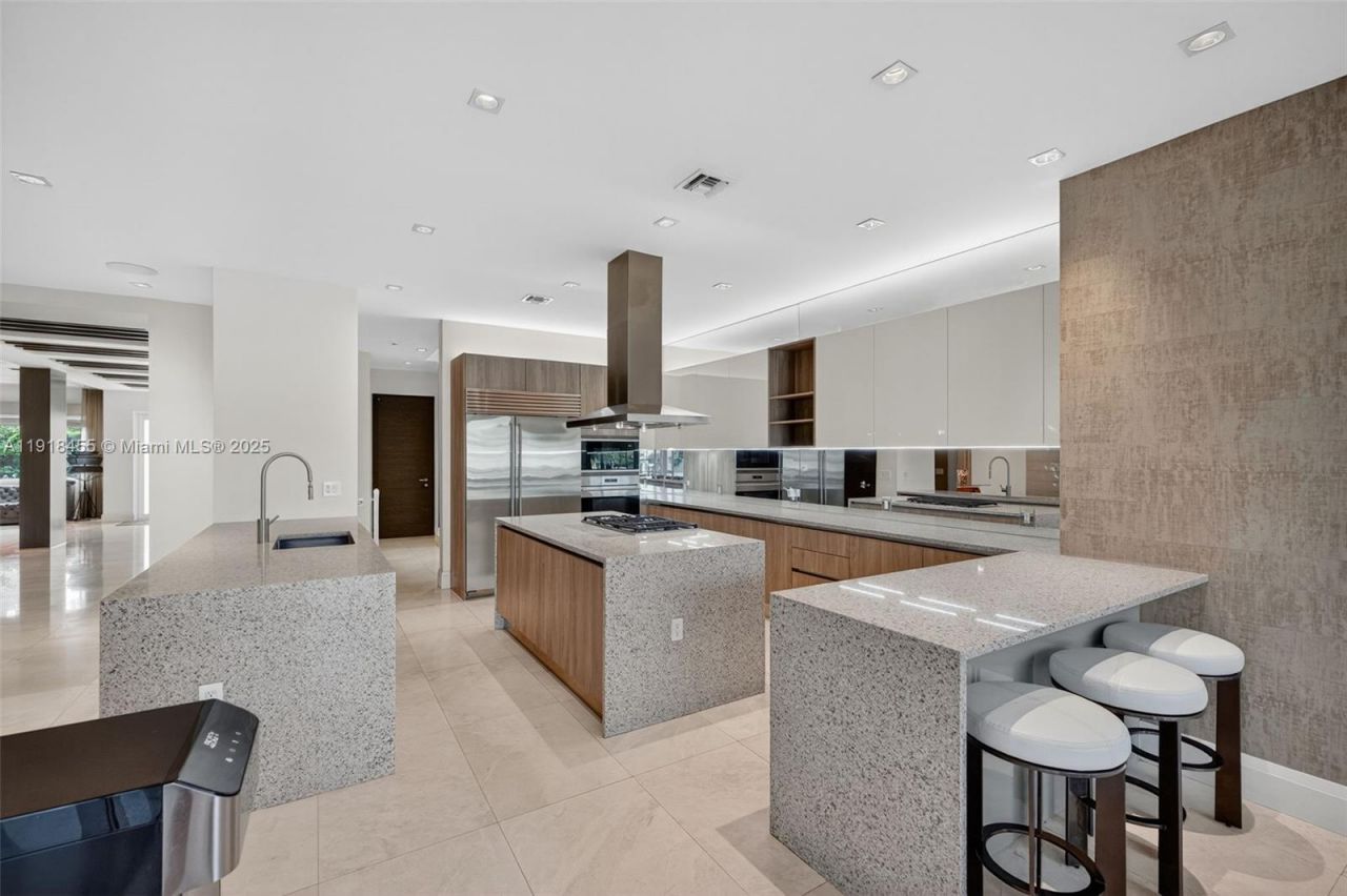 Please Call For Address, Fort Lauderdale, FL 33316 Photo