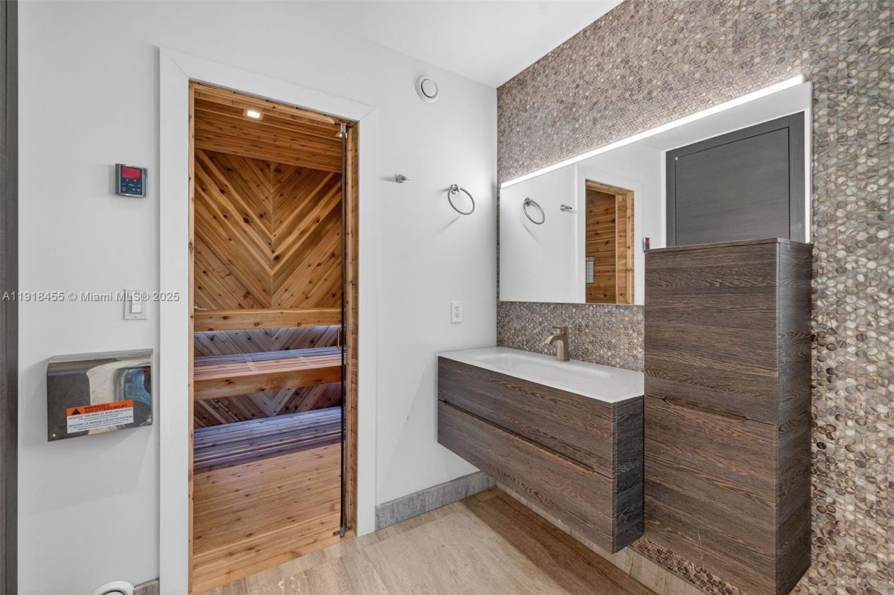 Please Call For Address, Fort Lauderdale, FL 33316 Photo