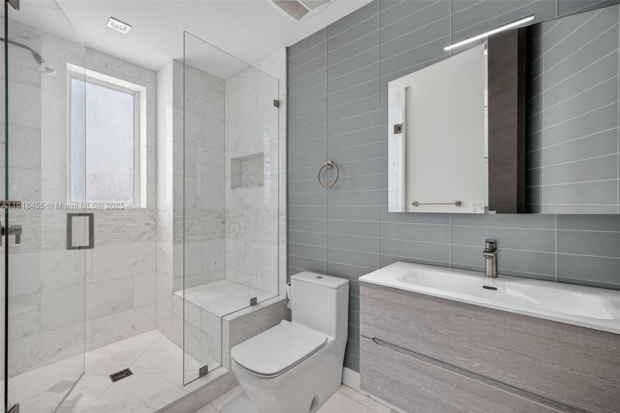 Please Call For Address, Fort Lauderdale, FL 33316 Photo