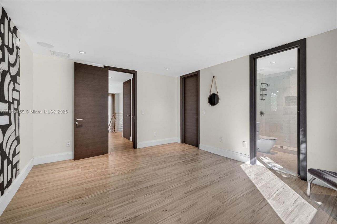 Please Call For Address, Fort Lauderdale, FL 33316 Photo