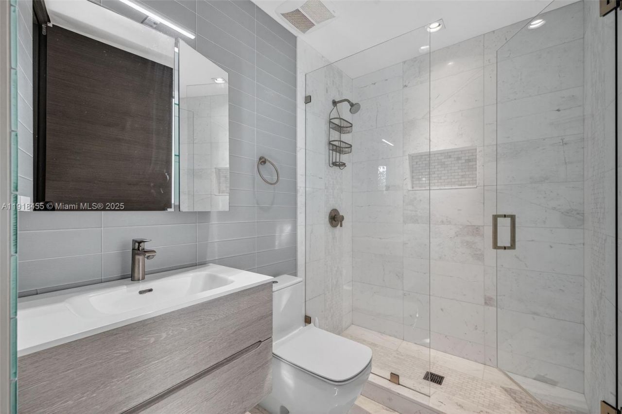 Please Call For Address, Fort Lauderdale, FL 33316 Photo