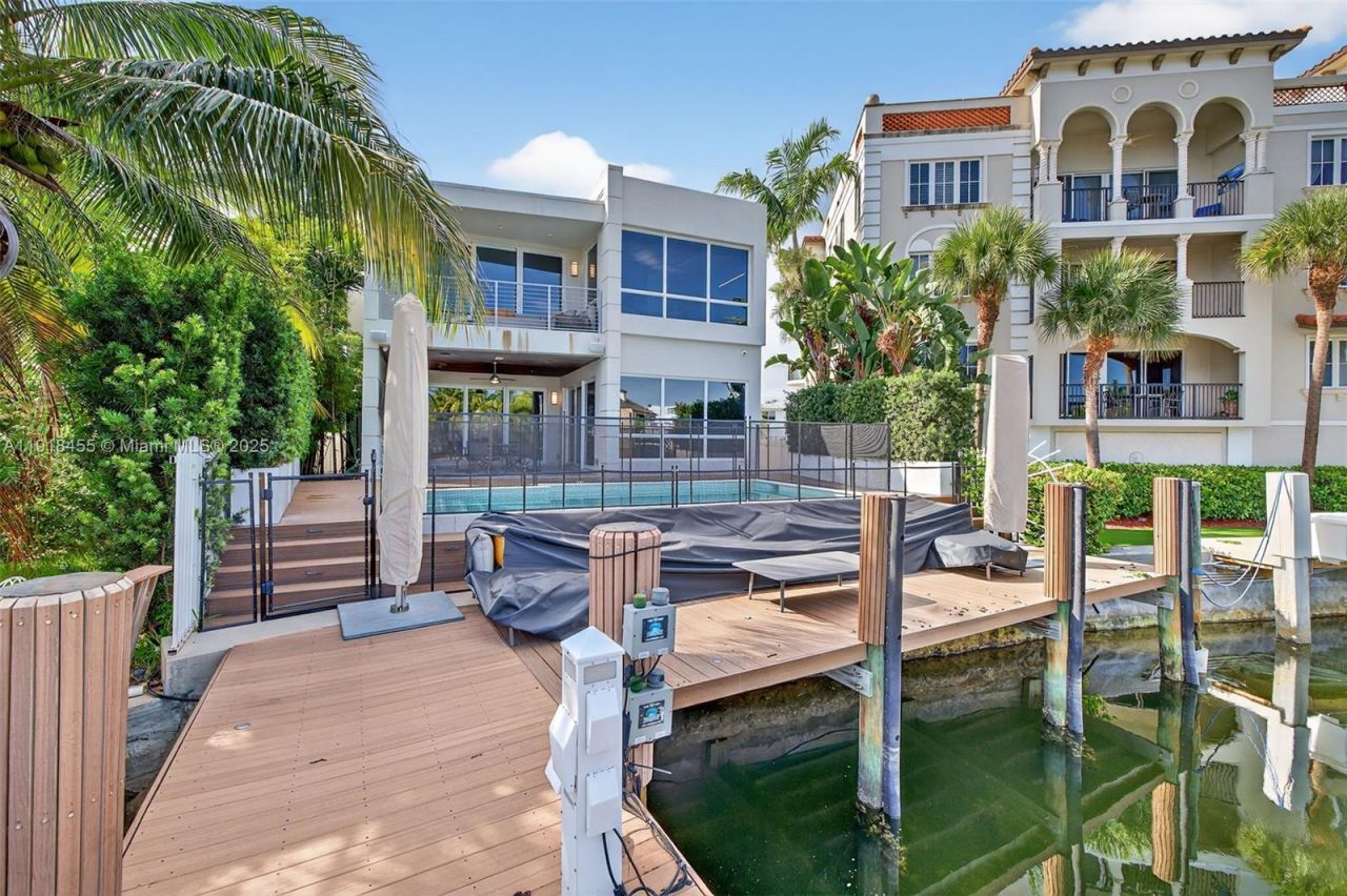 Please Call For Address, Fort Lauderdale, FL 33316 Photo