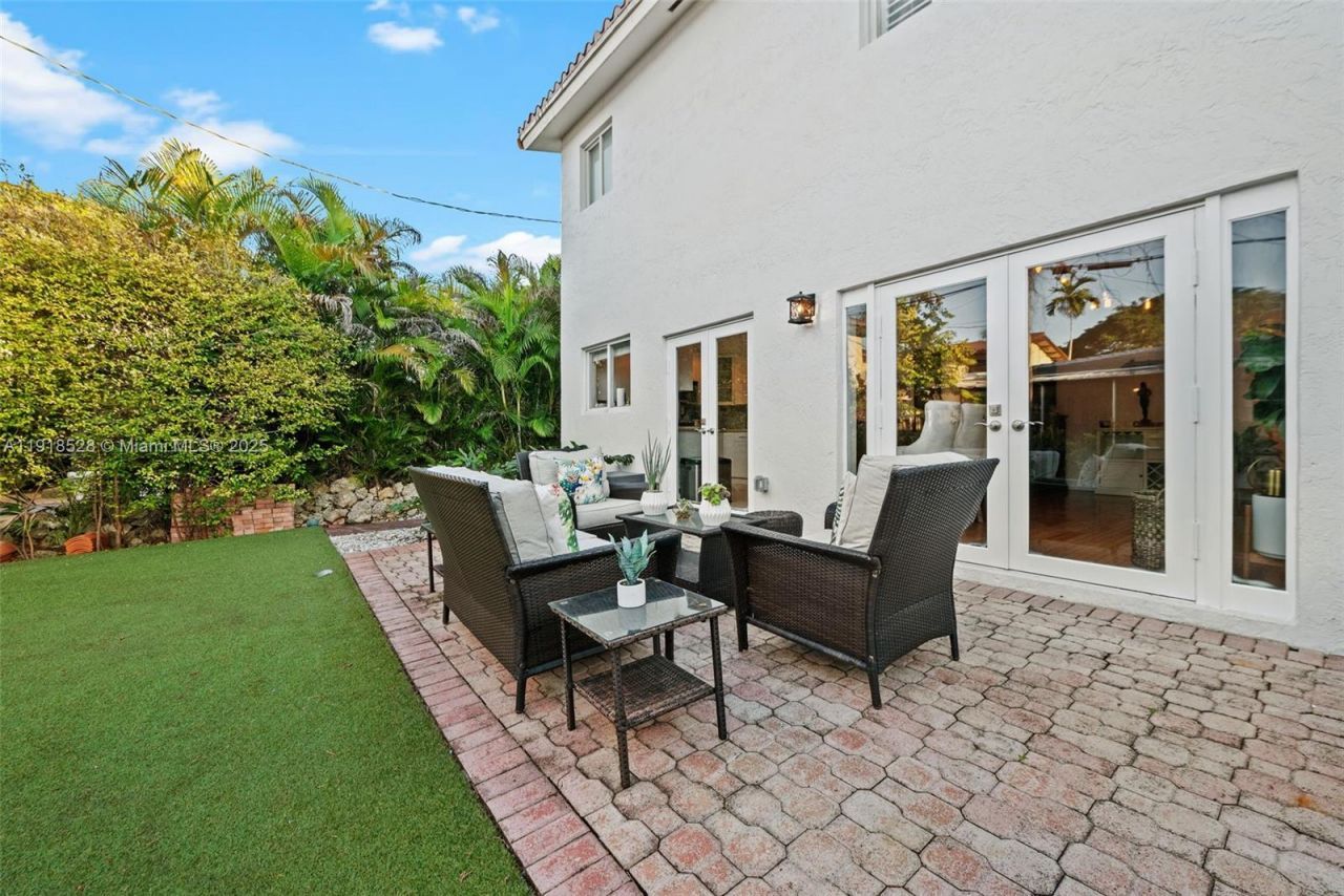 1211 Algeria Ave, Unit *, Coral Gables, FL 33134 Photo