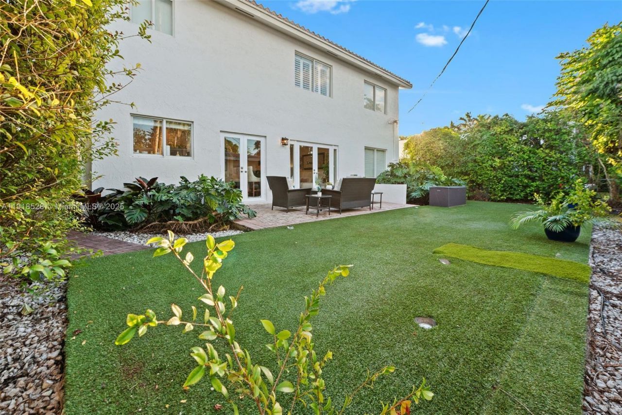 1211 Algeria Ave, Unit *, Coral Gables, FL 33134 Photo