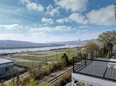 2851 Hoff Avenue, Cincinnati, OH 45226