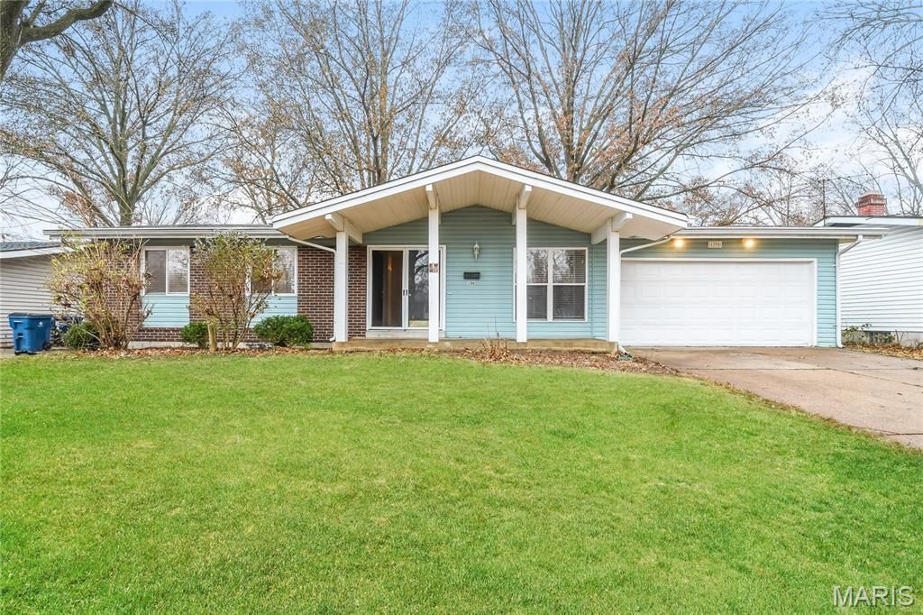 1398 Brenthaven Lane, Florissant, MO 63031 Main Photo