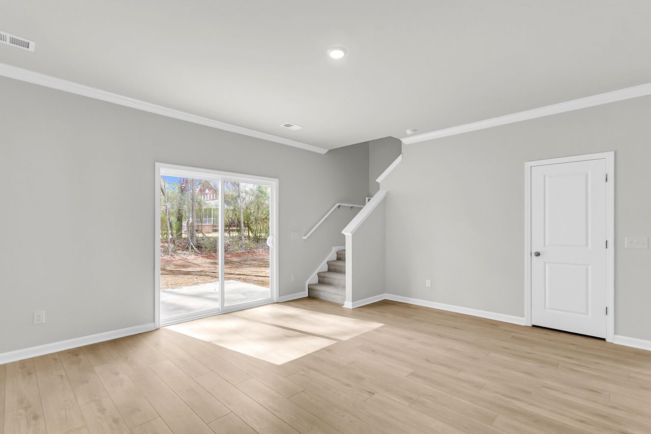 209 Central Creek Drive Photo 11