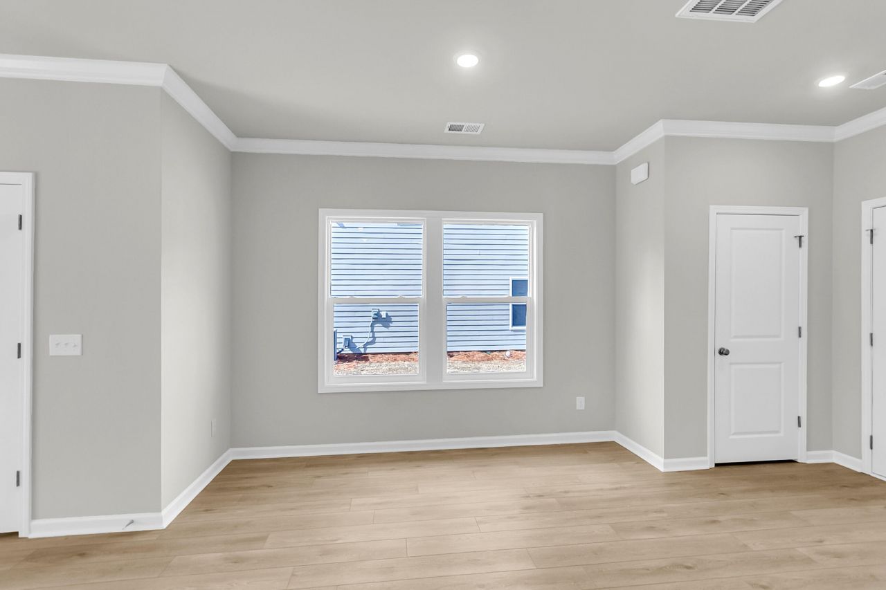 209 Central Creek Drive Photo 13