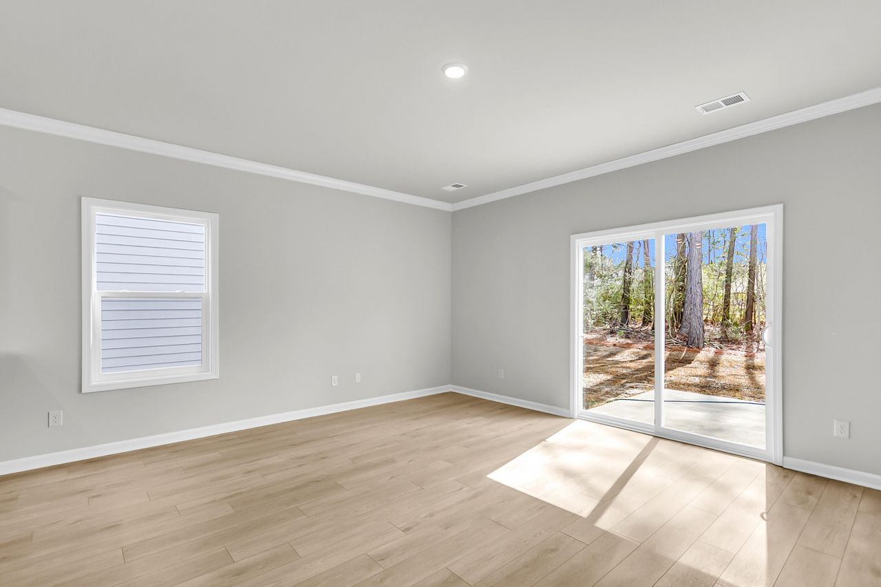 209 Central Creek Drive Photo 16