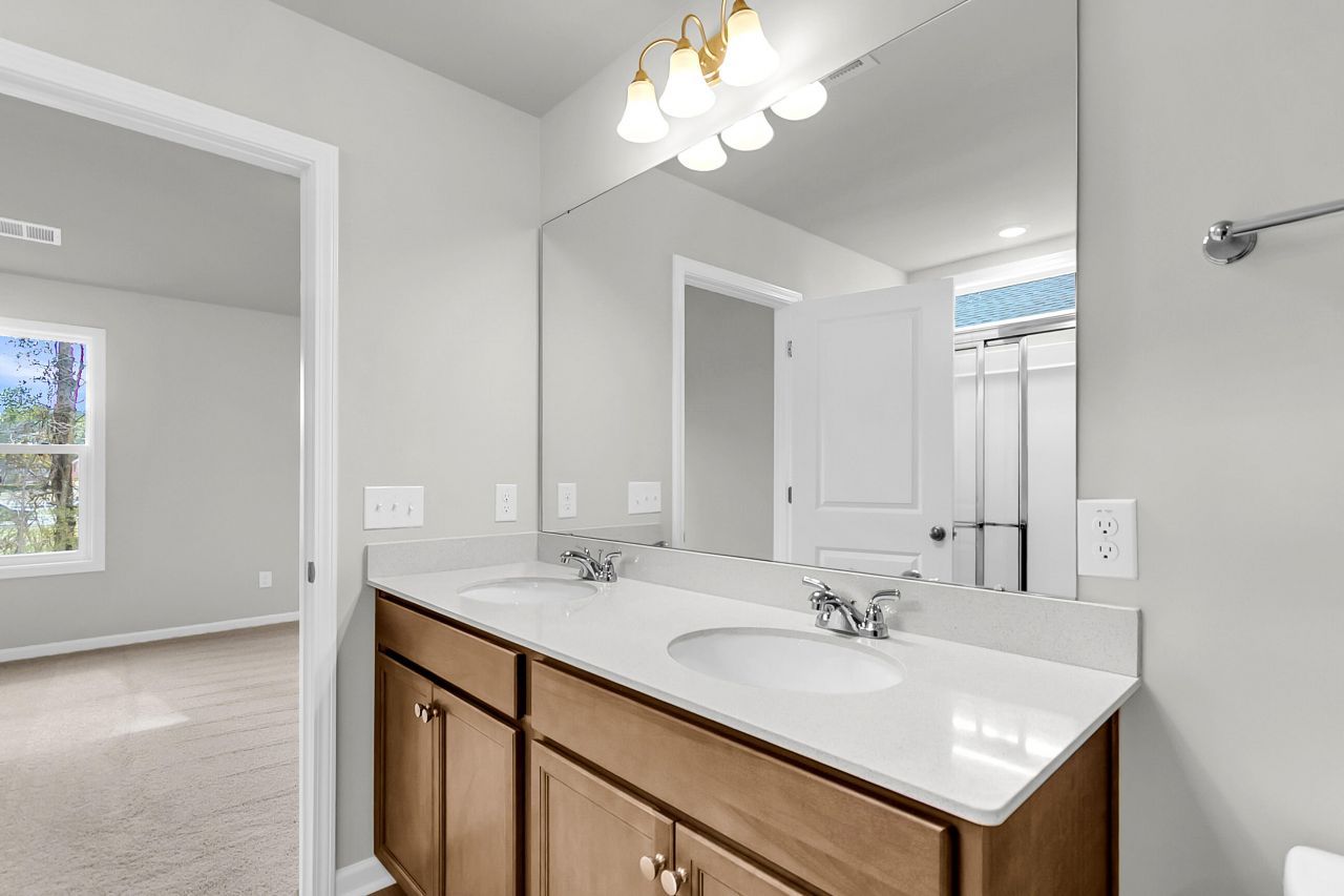 209 Central Creek Drive Photo 18