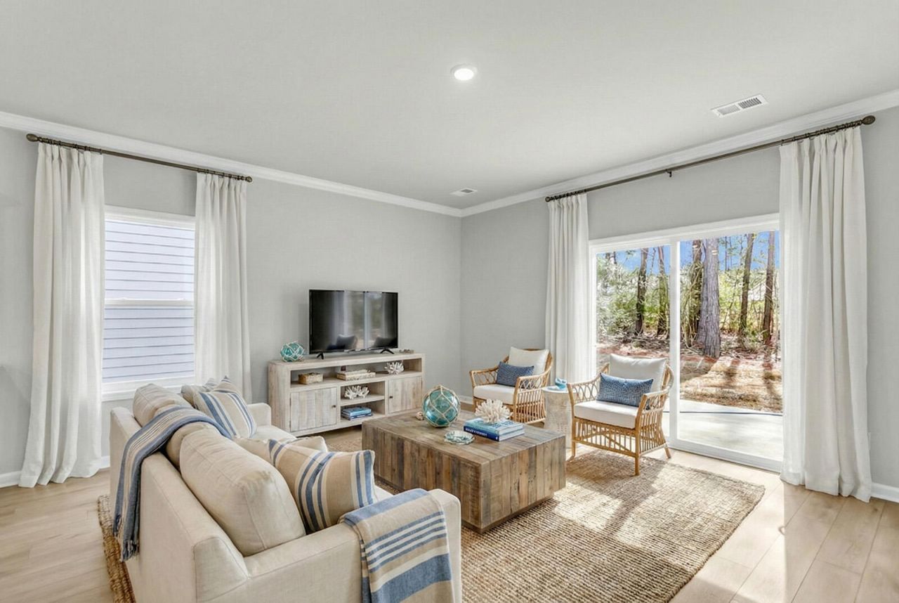 209 Central Creek Drive Photo 4