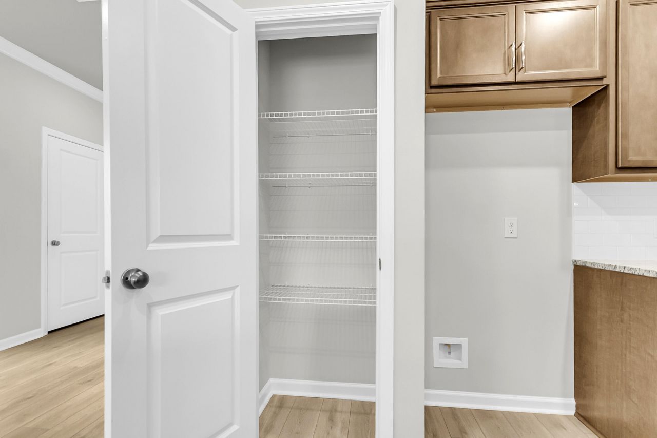 209 Central Creek Drive Photo 7