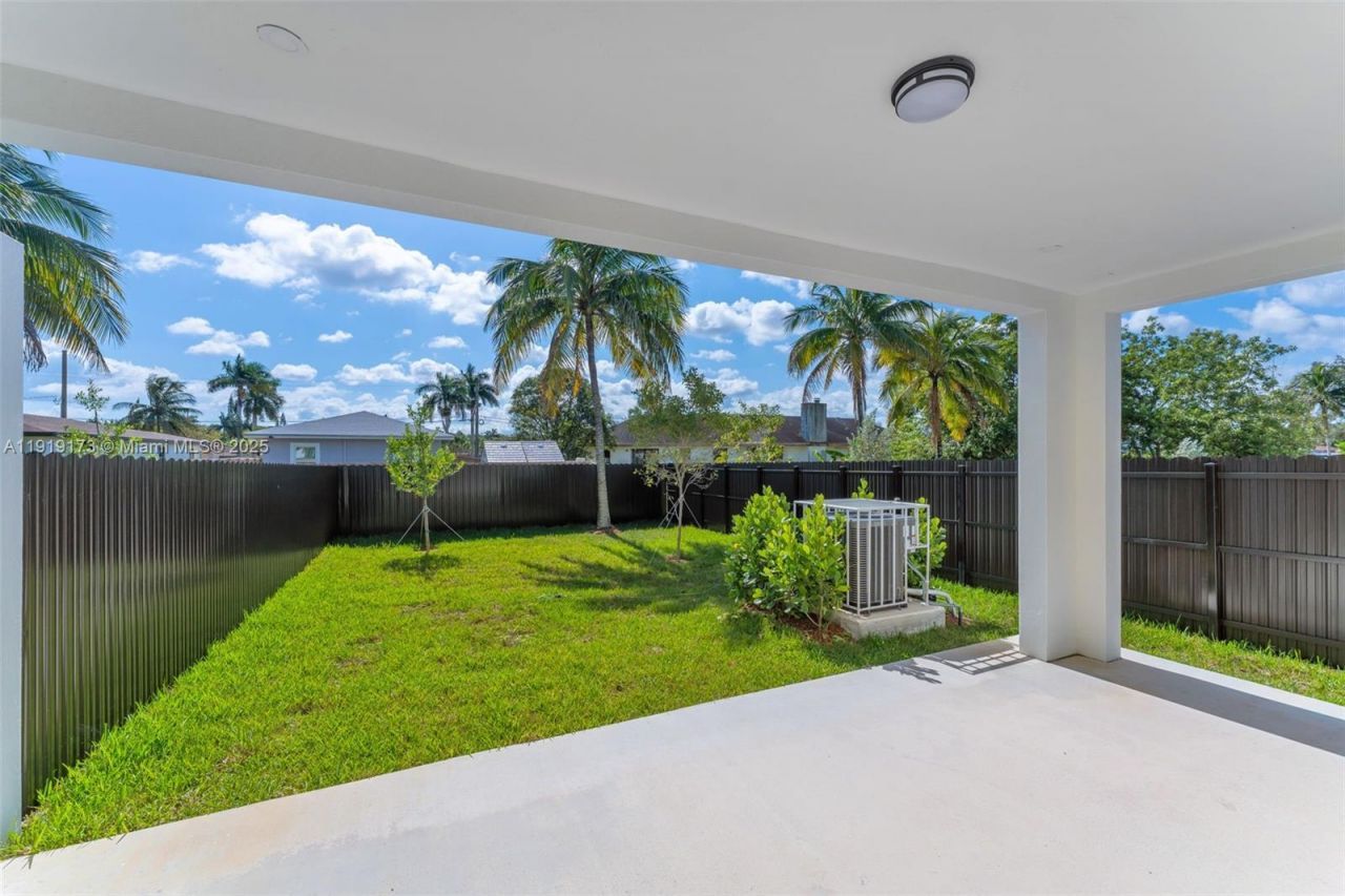 12330 SW 219th St, Miami, FL 33170 Photo