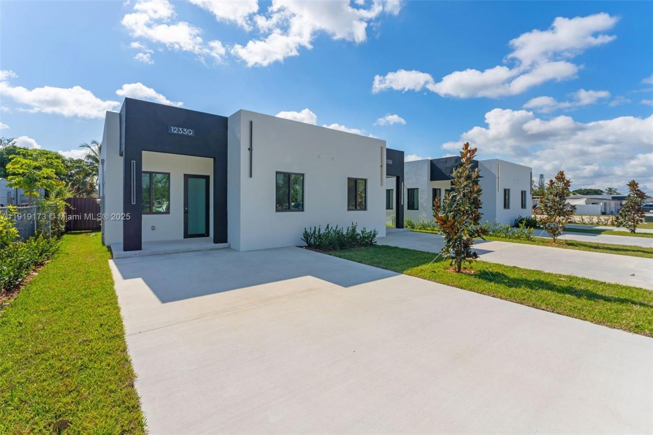 12330 SW 219th St, Miami, FL 33170 Photo