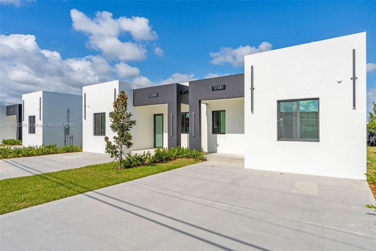 12381 SW 220th St, Miami, FL 33170 Photo
