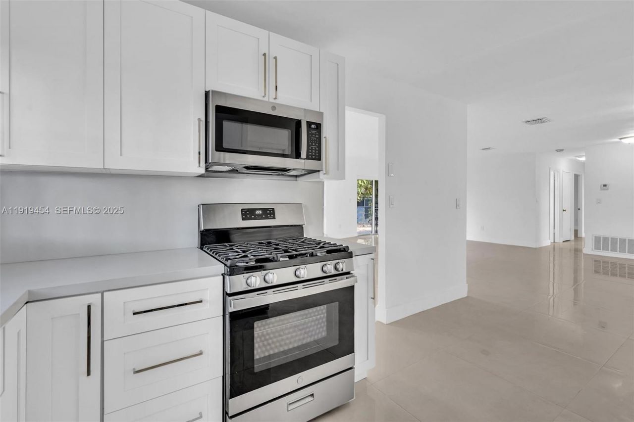 13011 SW 80th St, Miami, FL 33183 Photo