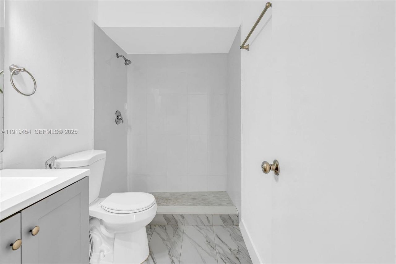 13011 SW 80th St, Miami, FL 33183 Photo