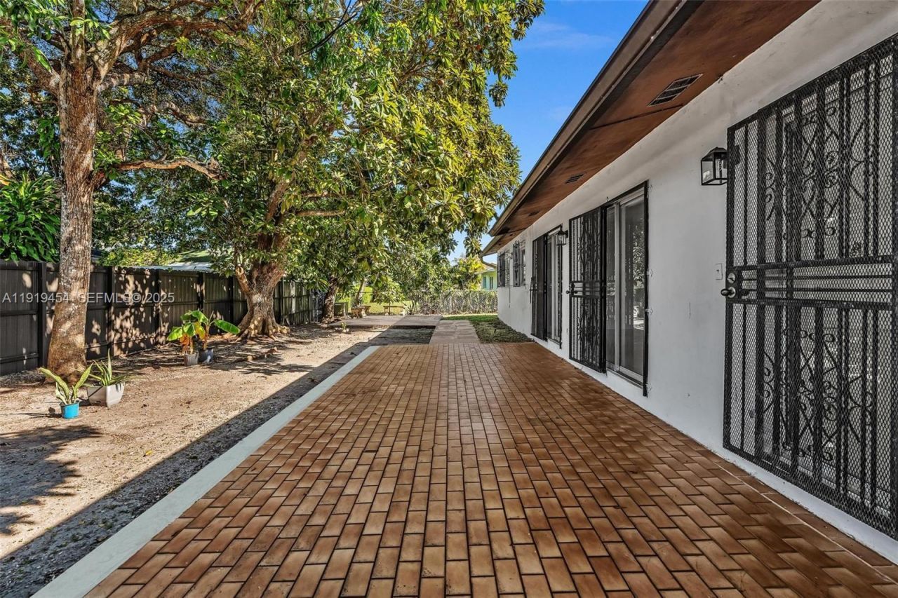 13011 SW 80th St, Miami, FL 33183 Photo