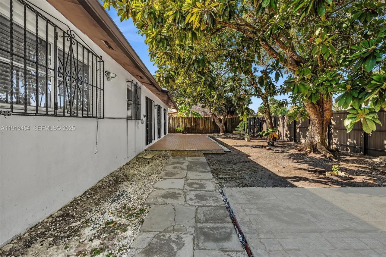 13011 SW 80th St, Miami, FL 33183 Photo