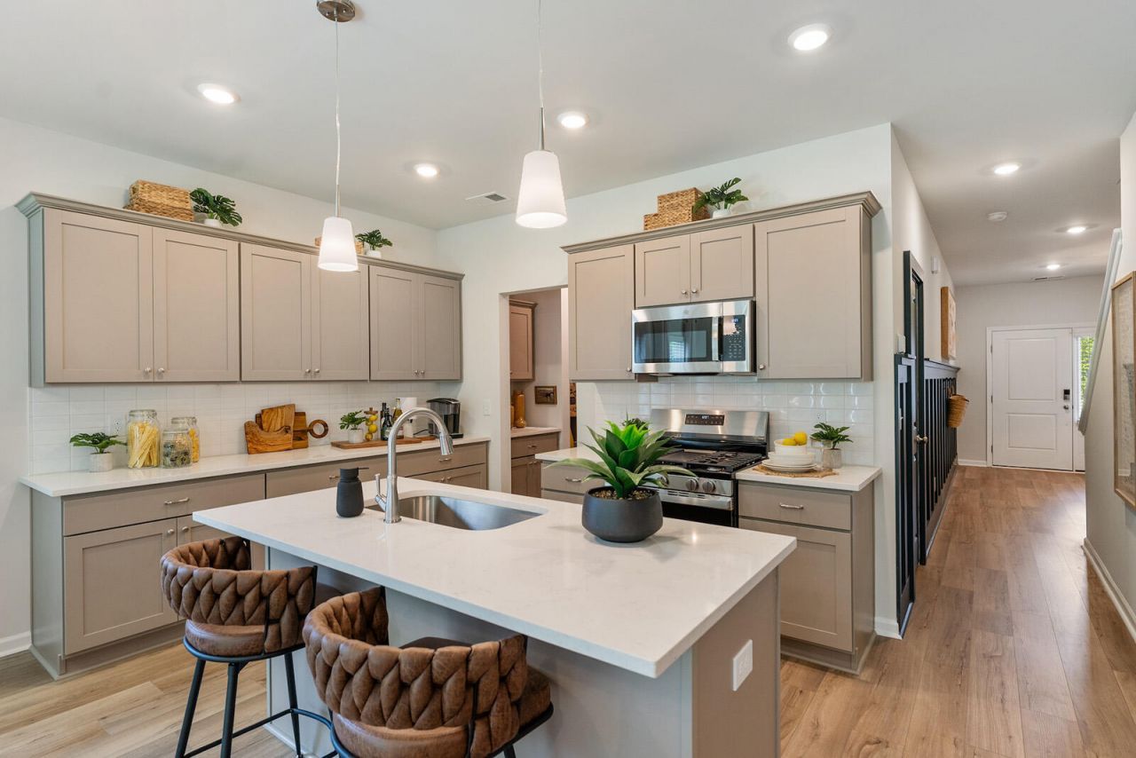 221 Central Creek Drive Photo 32