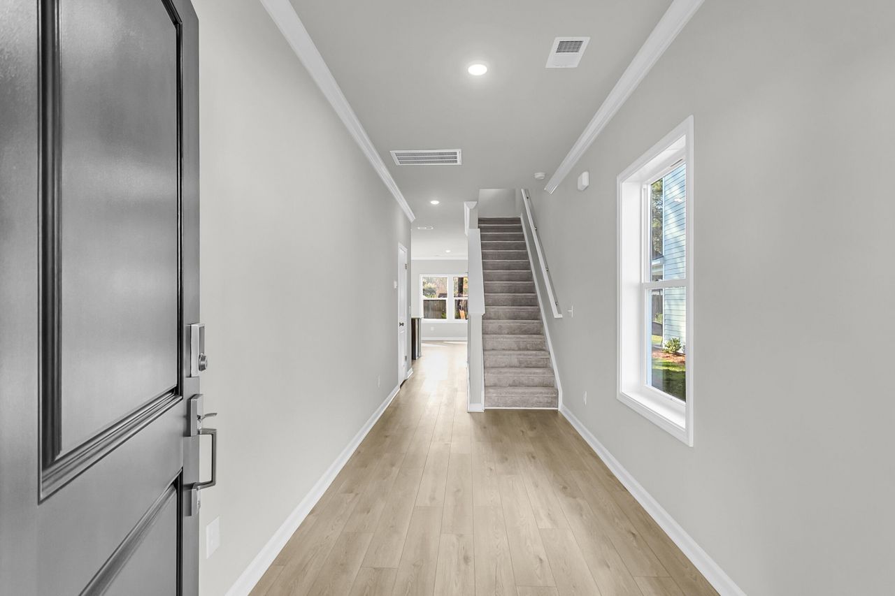 221 Central Creek Drive Photo 4