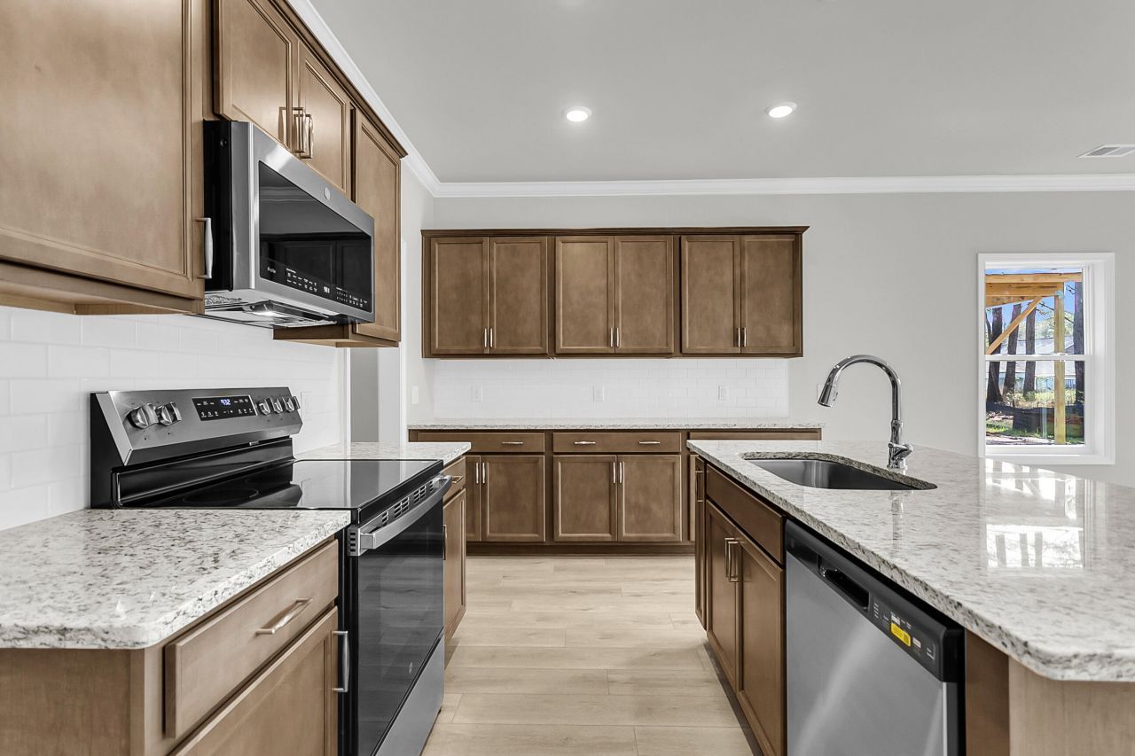 221 Central Creek Drive Photo 6