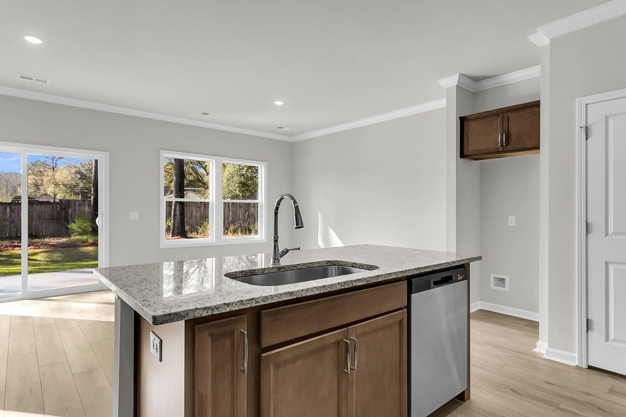 221 Central Creek Drive Photo 7