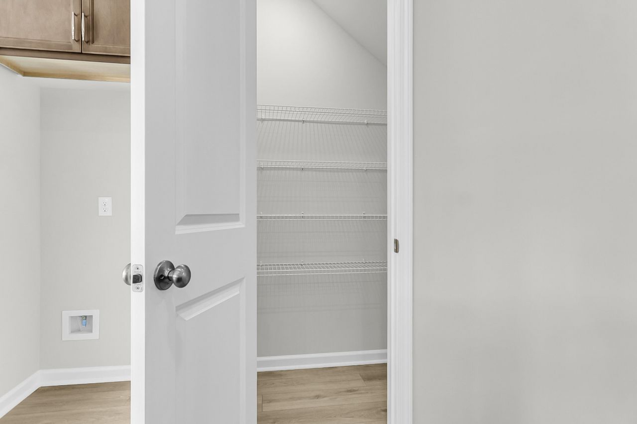 221 Central Creek Drive Photo 8