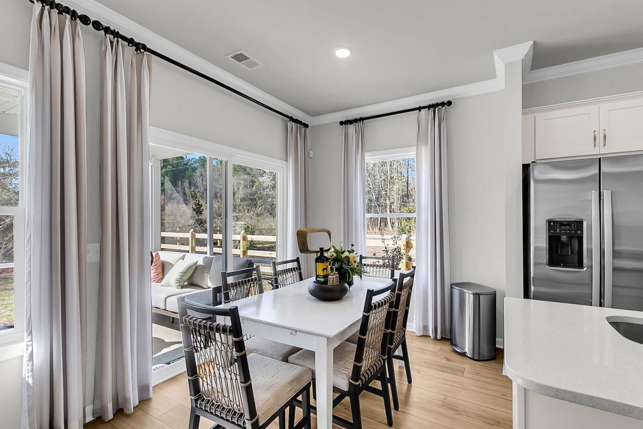 216 Central Creek Drive Photo 4