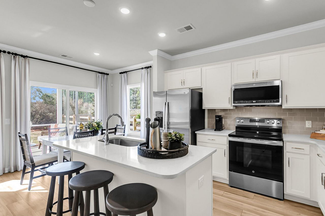 216 Central Creek Drive Photo 5