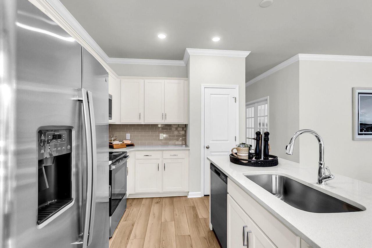 216 Central Creek Drive Photo 7