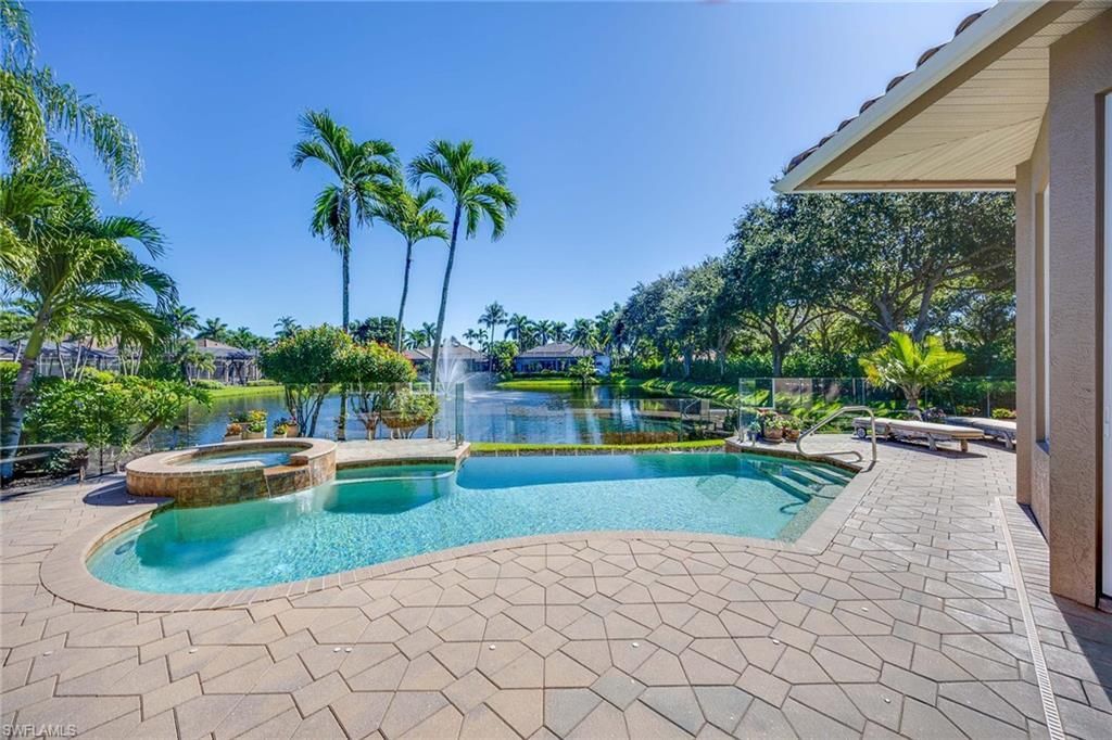 8752 Muirfield Dr, Naples, FL 34109 Photo