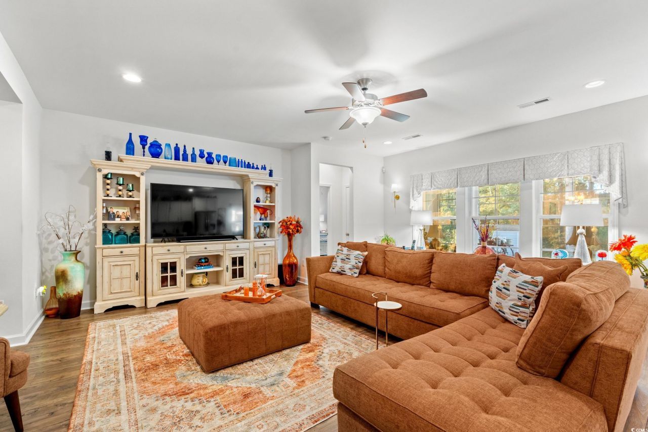 213 Board Landing Circle Photo 5