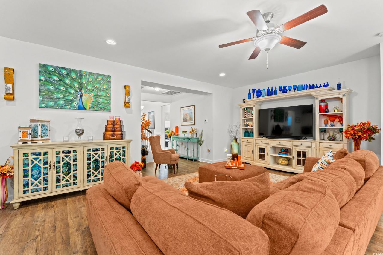 213 Board Landing Circle Photo 6