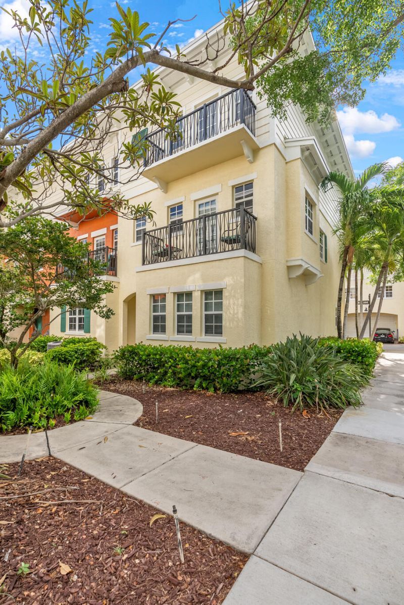621 SW 2nd Drive, Unit 621, Pompano Beach, FL 33060 Photo