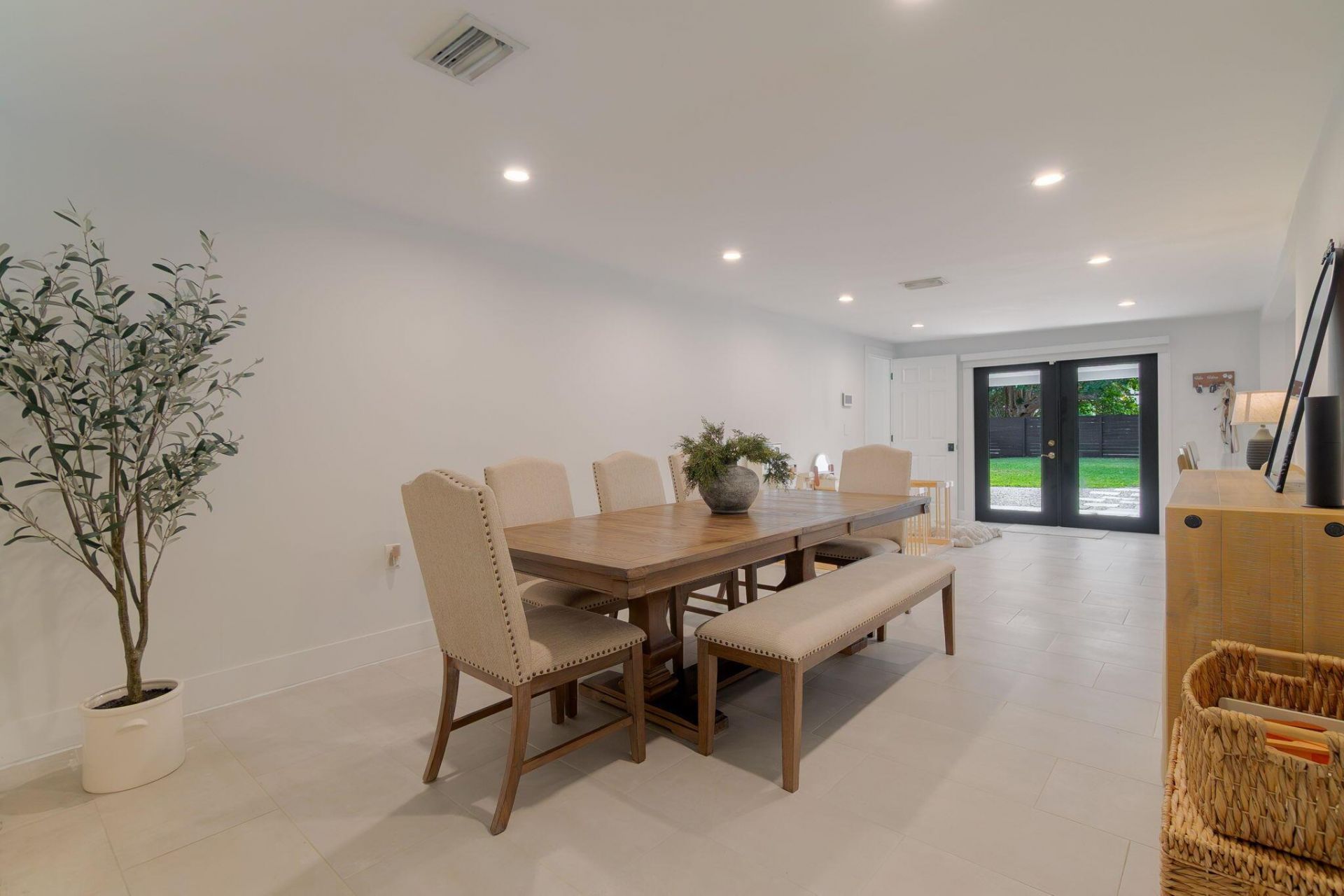 537 NE 14th Court, Fort Lauderdale, FL 33304 Photo