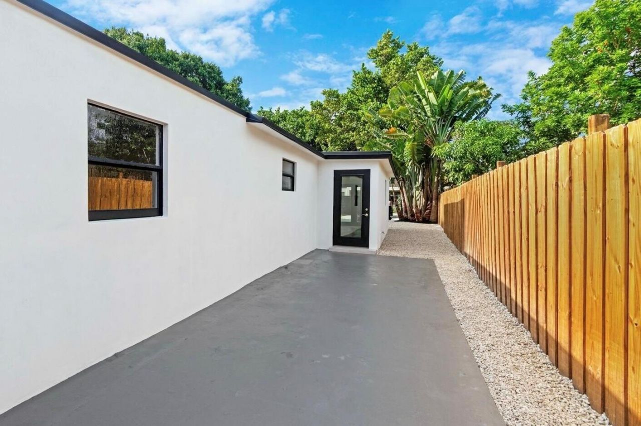 537 NE 14th Court, Fort Lauderdale, FL 33304 Photo