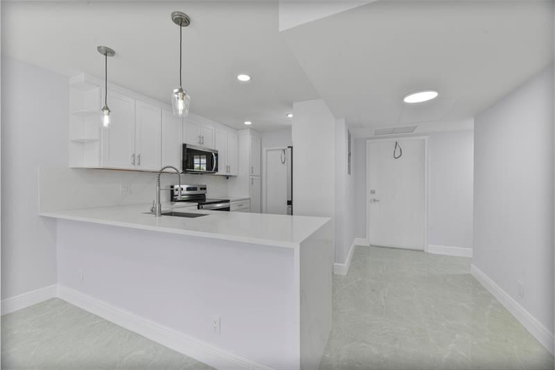 2901 S Palm Aire Drive, Unit 306, Pompano Beach, FL 33069 Photo